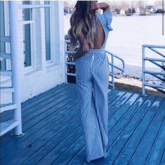NWT Ruffled open back striped jumpsuit - Picture 4 of 9